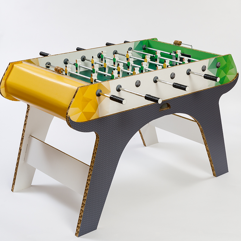 Baby foot construit à l'aide de panneaux en carton composite SKINABOARD®